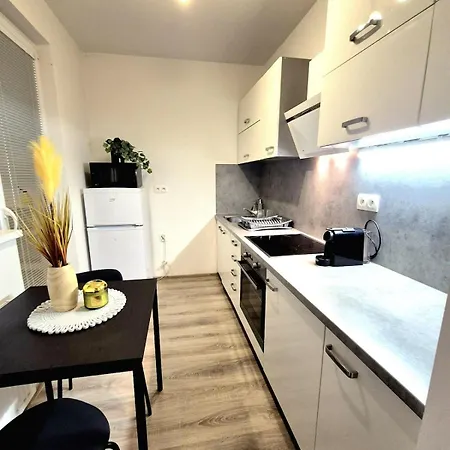 Nadherny V Ruzinove * Μπρατισλάβα